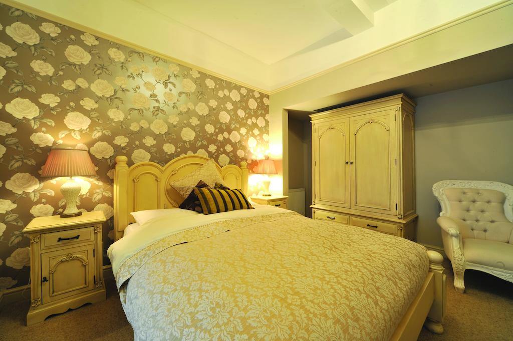 Priory Hotel Картмел Экстерьер фото