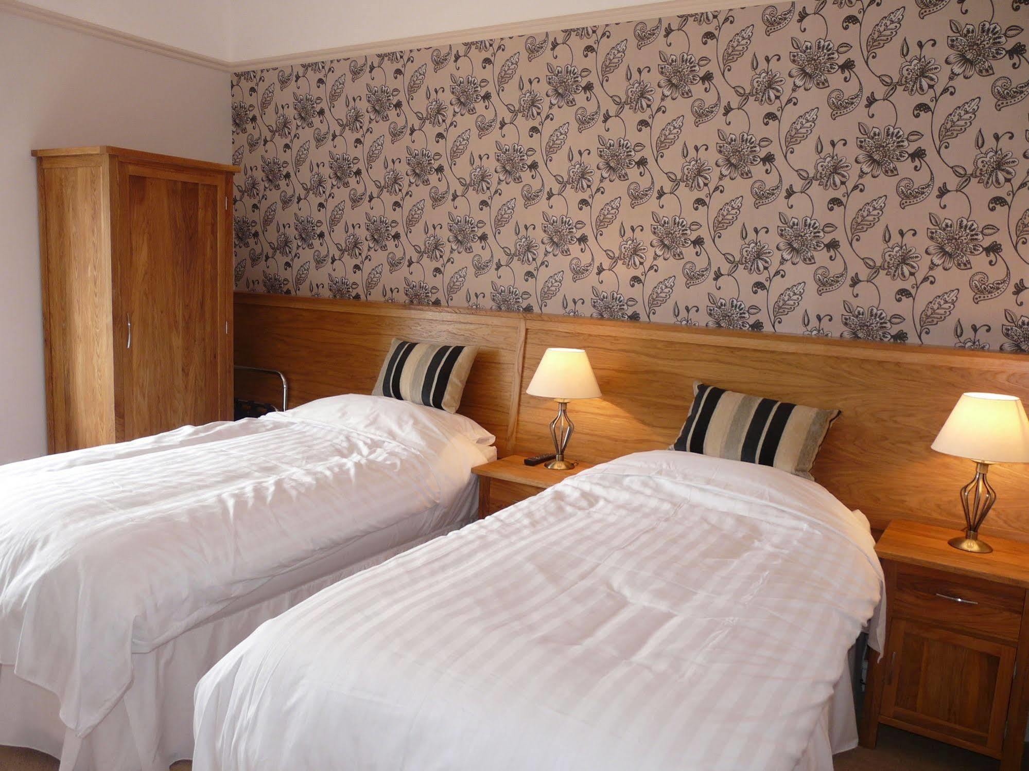 Priory Hotel Картмел Экстерьер фото